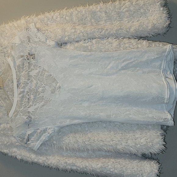 White Top - Picture 2 of 2